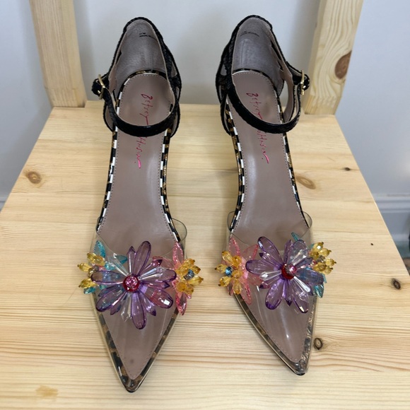Betsey Johnson Floral Point Toe Lucite Heel - Picture 3 of 8